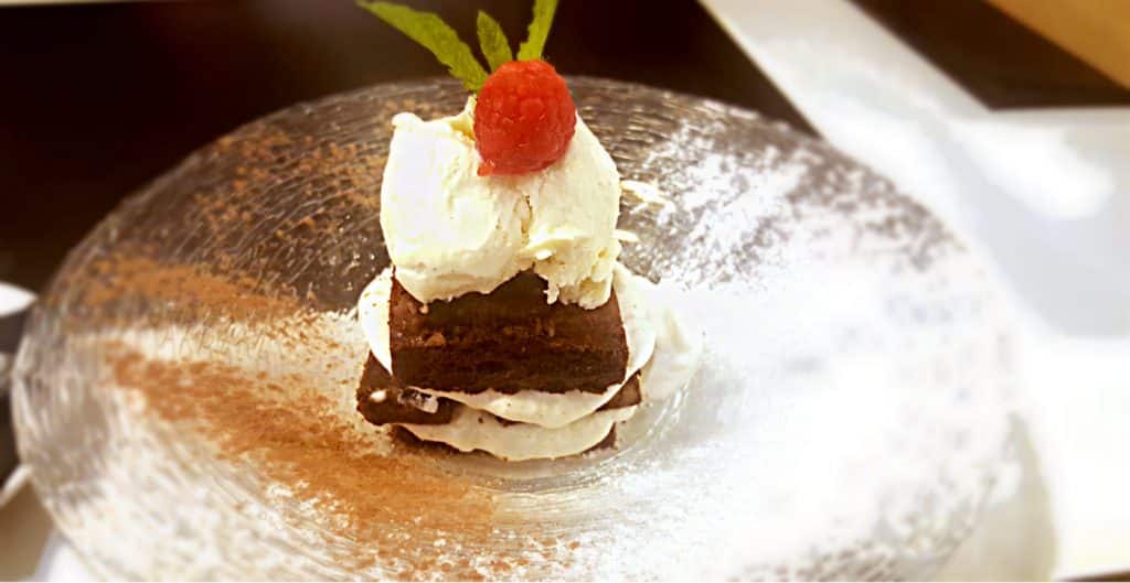 Restaurante La Notaría - Milhojas de brownie con crema
