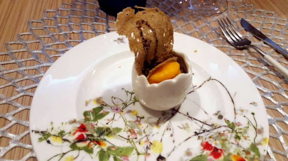 DOMO by Roncero & Cabrera - Guiso de Rabo de Toro y Setas con crema de boniato