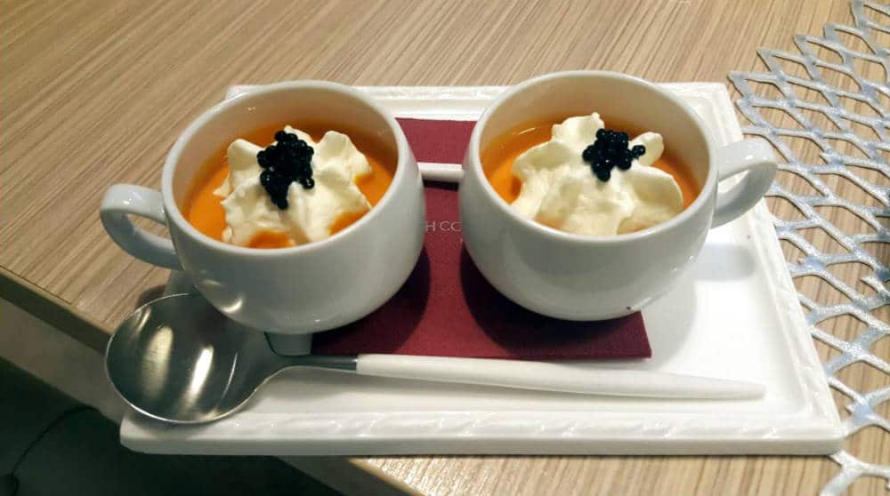 DOMO by Roncero & Cabrera - Salmorejo con crema de rancho y huevas de arenque
