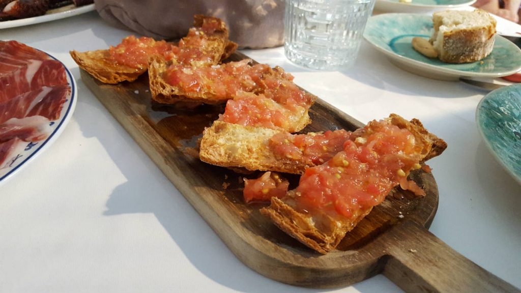 Restaurante El Jardín de la Máquina - Pan Tumaca