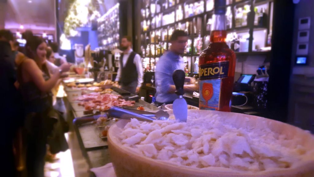 Restaurante Ornella - Tomate Cherry con Mozzarella y Queso Parmesano